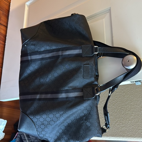 Gucci Men's Black Designer Duffle Bag 22.5x15x10 - Picture 14 of 15